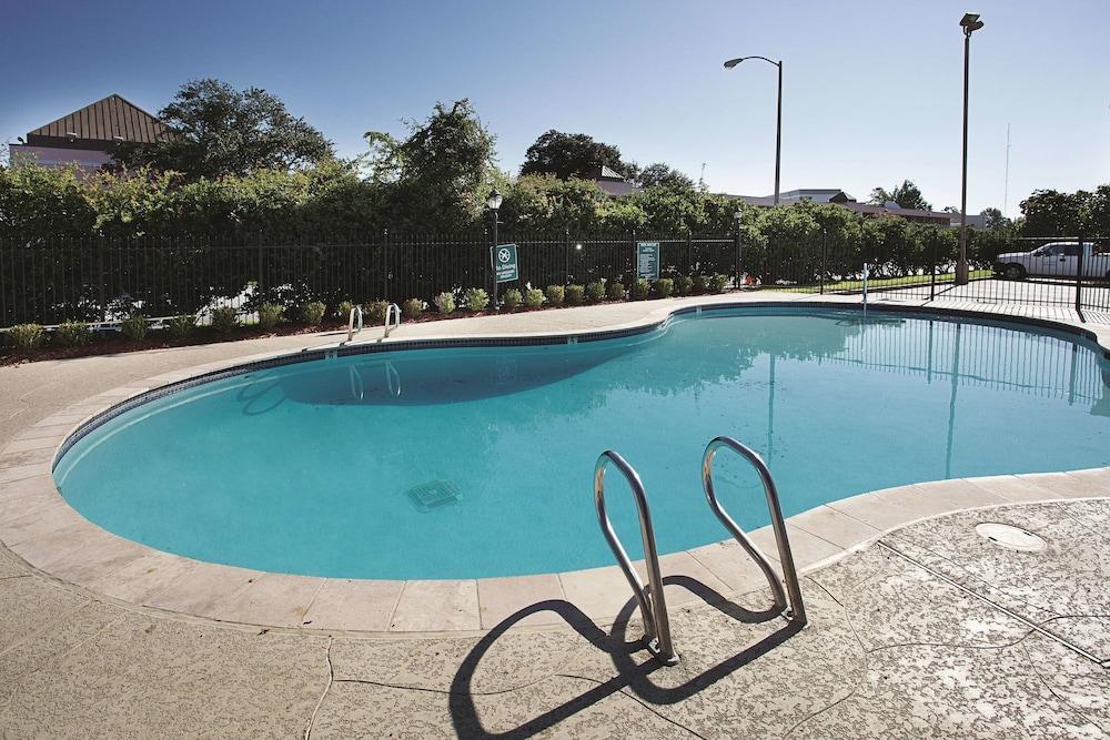 Отель La Quinta By Wyndham Baton Rouge Siegen Lane Экстерьер фото