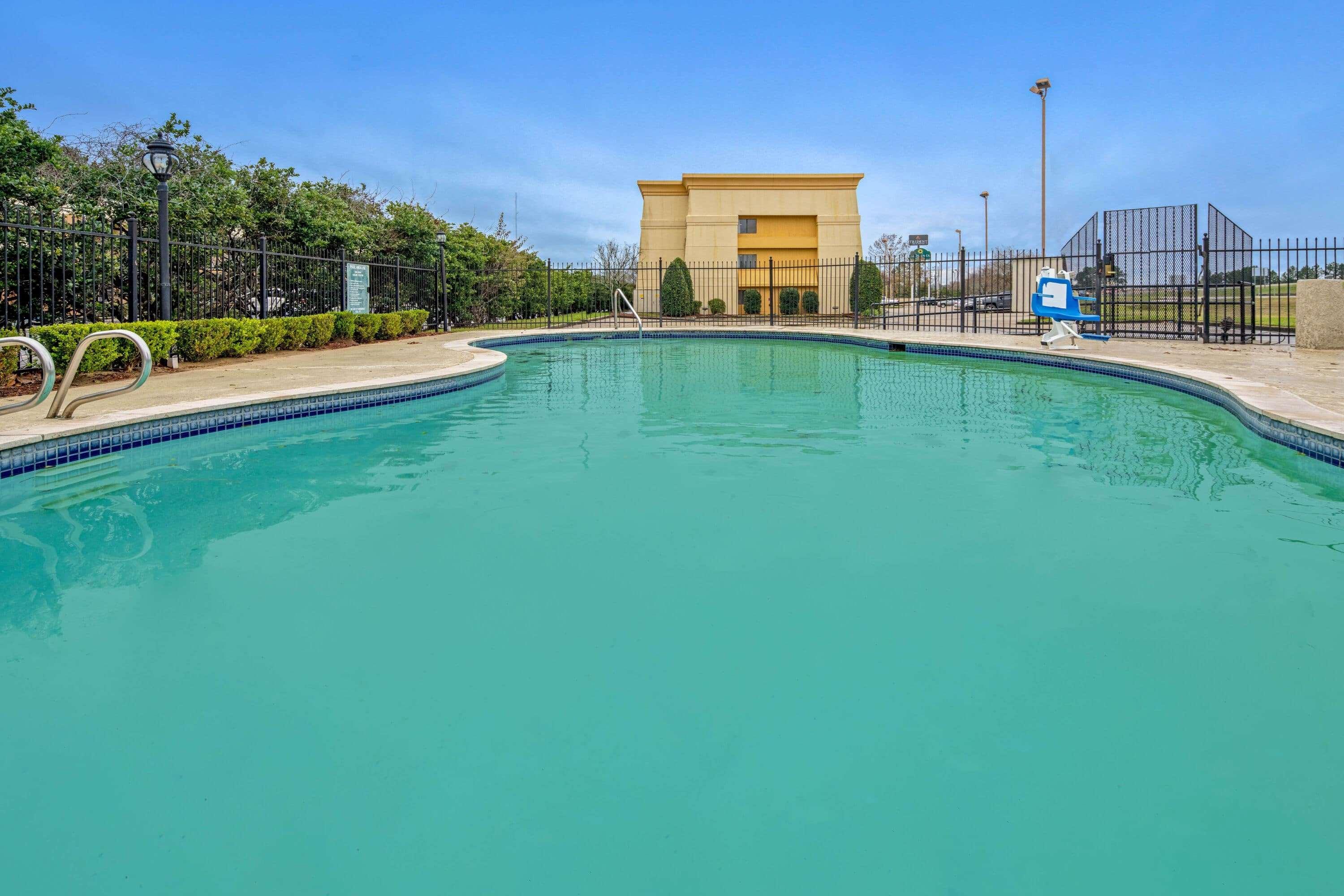 Отель La Quinta By Wyndham Baton Rouge Siegen Lane Экстерьер фото