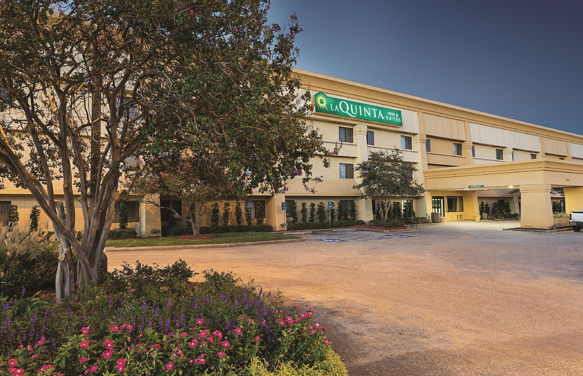 Отель La Quinta By Wyndham Baton Rouge Siegen Lane Экстерьер фото